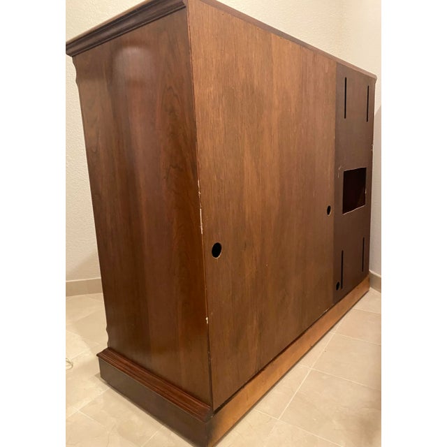 Pennsylvania House Georgian Cherry Wood Entertainment Cabinet Excellent "Mint" Condition Late 20th Century. For Sale In Denver - Image 6 of 12