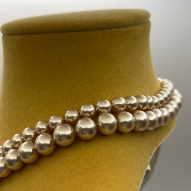 Pink 1940s Miriam Haskell Pink Poured Glass Faux Pearl Double Strand Necklace Early Unsigned For Sale - Image 8 of 12