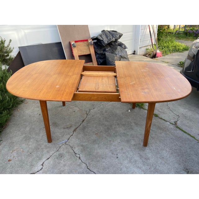 Vintage Mid Century Teak Butterfly Leaf Dining Table – Drop Leaf Oval Table Needs Restoration For Sale - Image 4 of 12