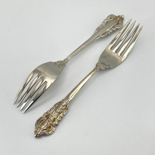 “Baroque by Godinger” Silverplate 65-Piece Flatware Set: Service for 12 With Serving Pieces and Vintage Storage Chest For Sale - Image 10 of 18