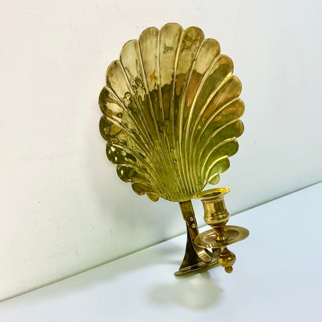 1970s Vintage Hollywood Regency Neoclassical Coastal Brass Shell Wall Candle Holder Sconce. For Sale - Image 10 of 12