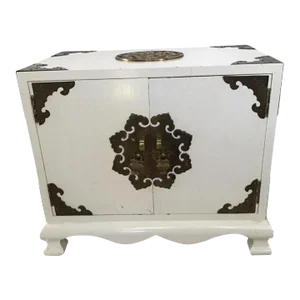 Tommi Parzinger Mid 20th Century Chinoiserie Style White Lacquer Jewelry Box