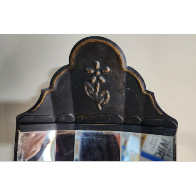 1930s Vintage Tapered 5-Panel Mirrored Metal Toleware Candle Sconce For Sale - Image 5 of 9