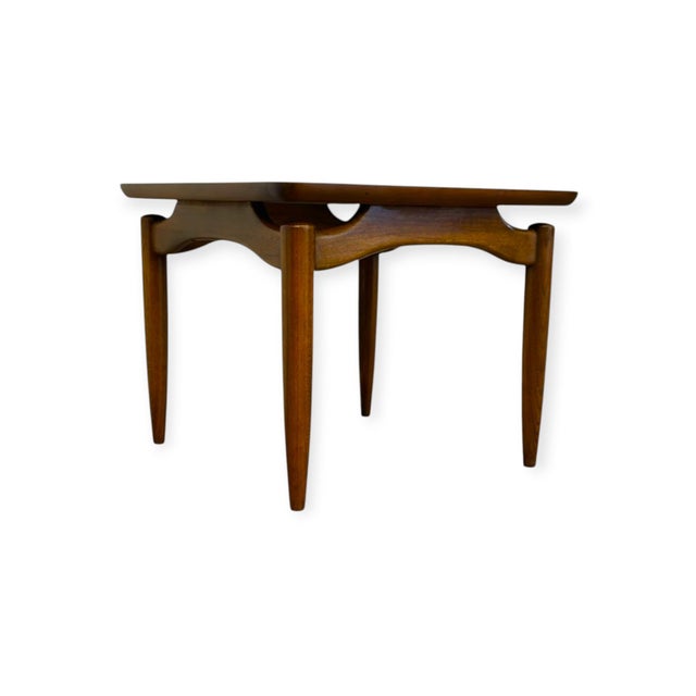 1970s Vintage Mid-Century Modern Square Wooden End Table With Sculptural Base. For Sale - Image 5 of 7