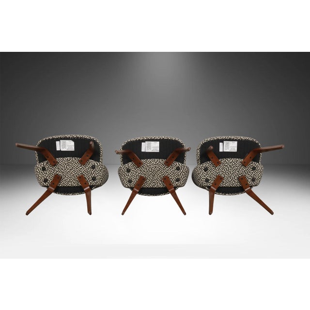 Knoll Saarinen Executive Side Chairs Model 72 Set of Three For Sale - Image 9 of 13