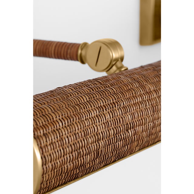 Visual Comfort Chapman & Myers for Visual Comfort Signature Halwell 30" Picture Light in Antique-Burnished Brass and Natural Woven Rattan For Sale - Image 4 of 7