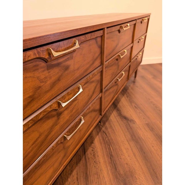 1970s 1970s American Walnut 9 Drawer Lowboy Dresser by Broyhill Lenoir For Sale - Image 5 of 9