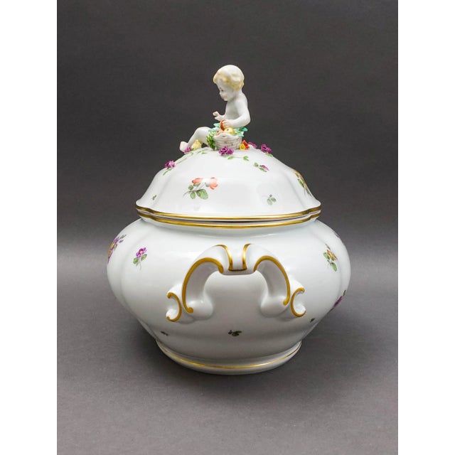 Mid-Century Modern Mid 20th Century Augarten Wien Austria Floral Gold Gilt Porcelain Large Oval Covered Soup Tureen For Sale - Image 3 of 9