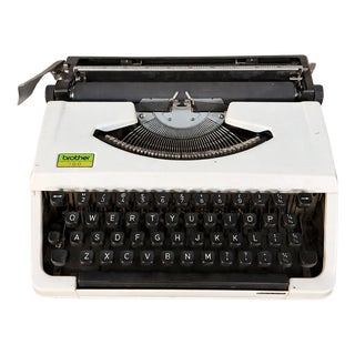 Mid-Century 700 Portable Typewriter from Brother, 1960s For Sale