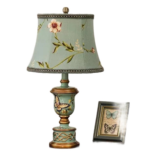 French-Style Light Blue Butterfly-Carved Table Lamp For Sale