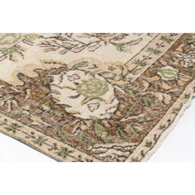 1950s 1950s Home Living Oushak Bohemian Rug For Sale - Image 5 of 10