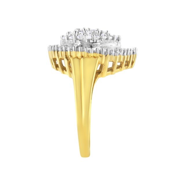 Early 21st Century 10K Yellow Gold 1.0 Cttw Round and Baguette Cut Diamond Oval Shaped Cluster Ring (I-J Color, I1-I2 Clarity) - Size 6 For Sale - Image 5 of 7