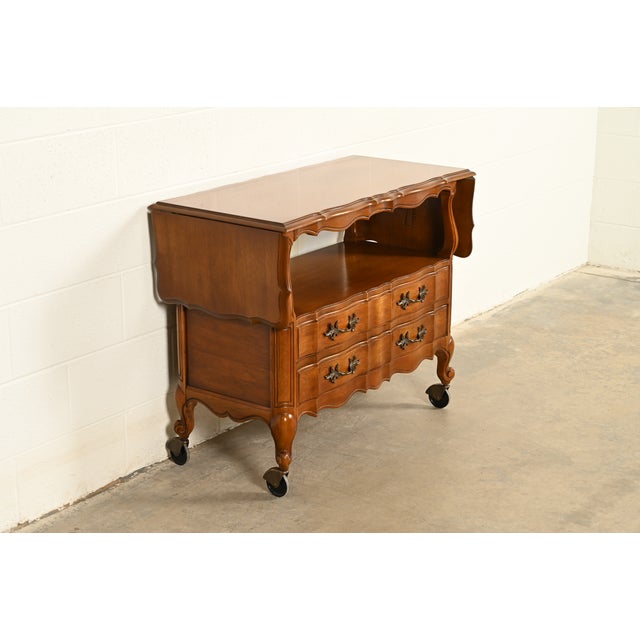 Thomasville Thomasville French Provincial Louis XV Carved Walnut Buffet Server or Bar Cart, Circa 1970s For Sale - Image 4 of 17
