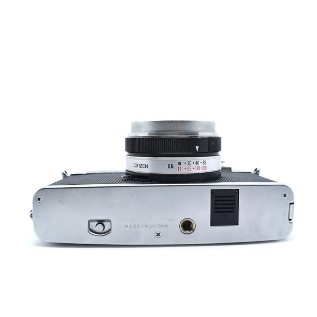 1960s Mid-Century Konica EE-Matic Deluxe 2 Film Camera Japan For Sale - Image 5 of 7