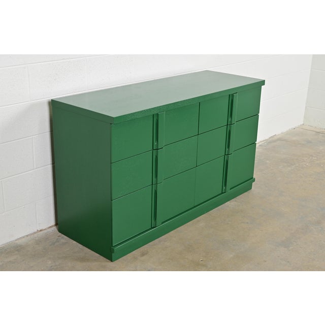 Donald Deskey Donald Deskey Style Art Deco Green Lacquered Six-Drawer Double Dresser, Newly Refinished For Sale - Image 4 of 14
