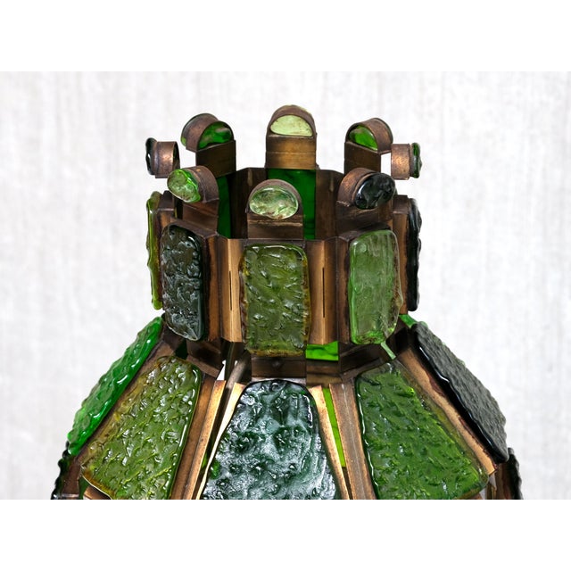 Brutalist Italian Green Dalle De Verre Glass Table Lamp in Brass and Oak, 1970s For Sale - Image 10 of 12