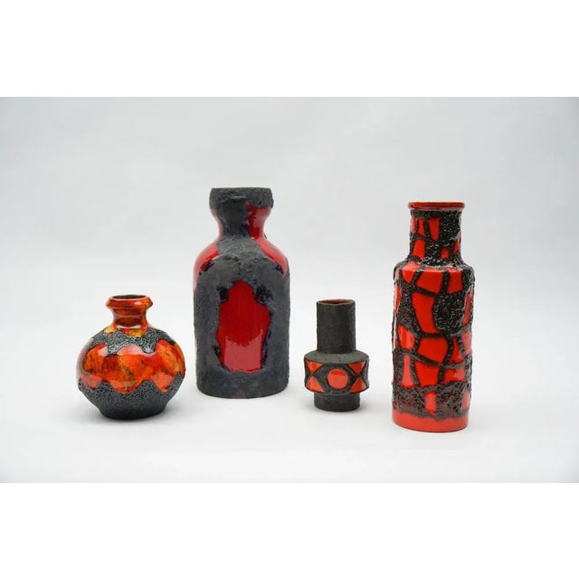 Four different sizes. Height from 15-31cm, width 91-14cm, depth 14-17cm.