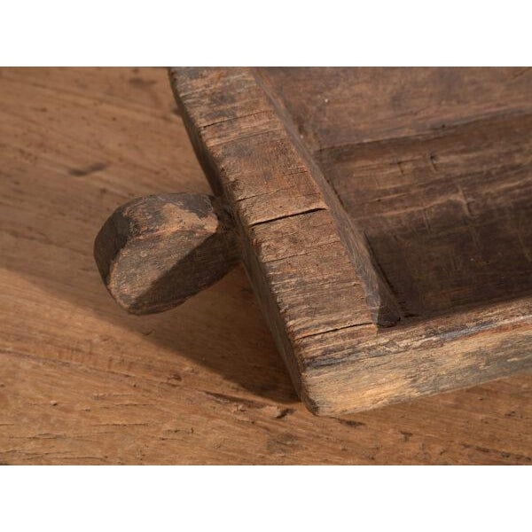 Antique Chinese trough (c.1900) Dimensions: Length: 59 cm Depth: 26 cm Height: 10 cmStyle: PrimitiveMaterials and...