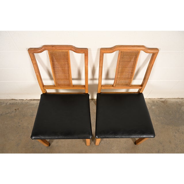 Henredon Style Mid-Century Hollywood Regency Carved Walnut and Cane Side Chairs or Dining Chairs, Pair For Sale In South Bend - Image 6 of 17