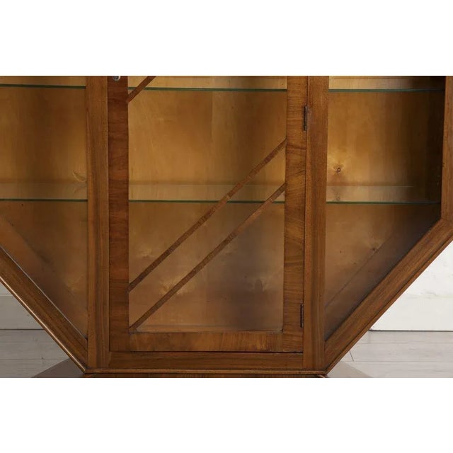Art Deco Octagonal Display Cabinet in Walnut, 1930s For Sale - Image 4 of 12