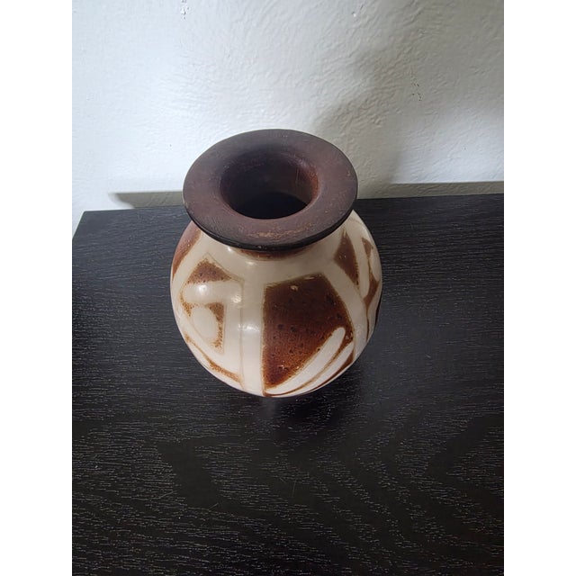 Signed Pablo Vilchez Chulucanas Pottery Vase Authentic Peruvian Studio Ceramic For Sale - Image 4 of 6