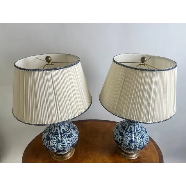 Chinese Oriental Chinese Ming Dynasty Style Blue & White Table Lamp W Org Shades, a Pair For Sale - Image 3 of 15