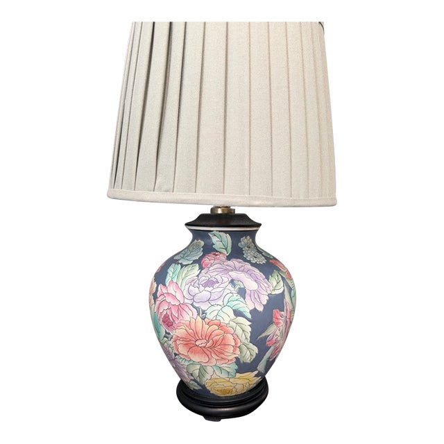Chinoiserie Vibrant Floral Motif Lamp For Sale