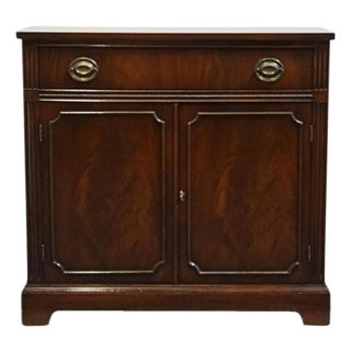 Late 20th Century Bernhardt Furniture Solid Mahogany Traditional Duncan Phyfe Style 34" Server / Console Cabinet For Sale