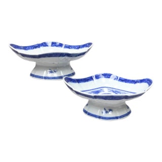 Chinese Export Porcelain Crested Blue Fitzhugh Tazzas- The Kiddell or Alexander Family For Sale