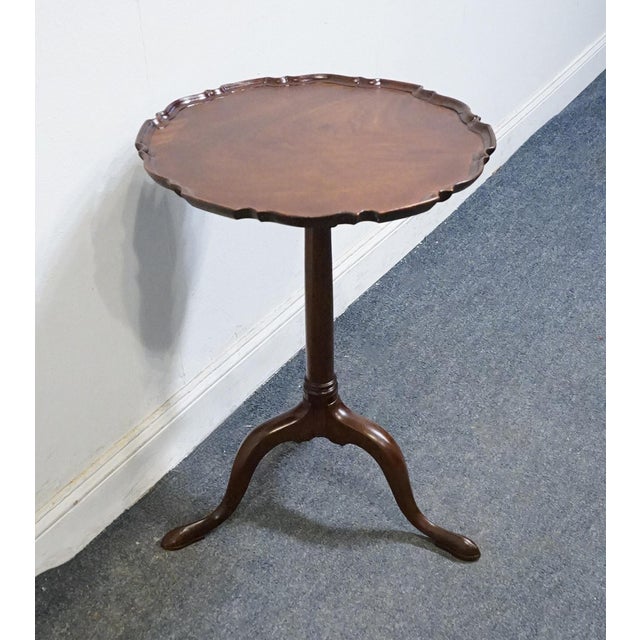 VINTAGE ANTIQUE Solid Mahogany Traditional Style 38" Round Pie-Crust Tilt-Top Accent Table 27.5" High 38.25" Wide 38.25"...