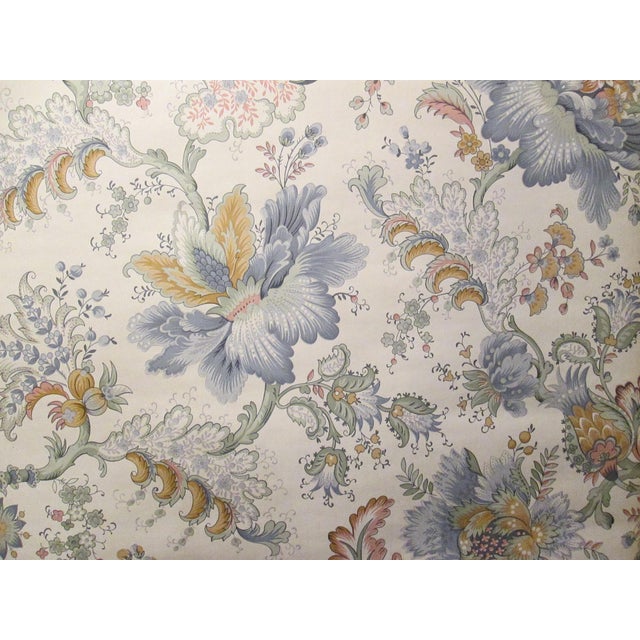English 1970s Vintage Blue Floral Paisley Motif Wallpaper For Sale - Image 3 of 8