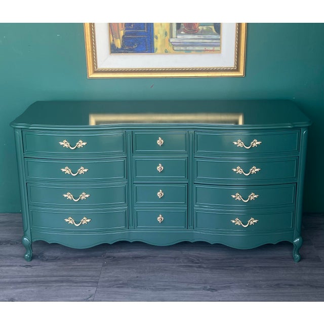French Provincial 1970’s French Provincial Green Lacquered Dresser of Nine Drawers For Sale - Image 3 of 14