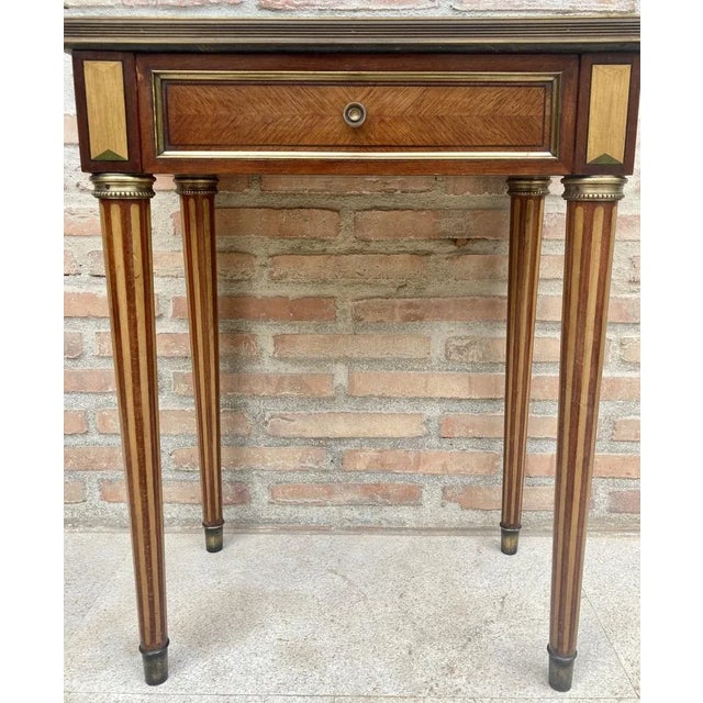 Neoclassical Mahogany Side Table with Fluted Legs and Green Marble, 1920s For Sale - Image 6 of 12