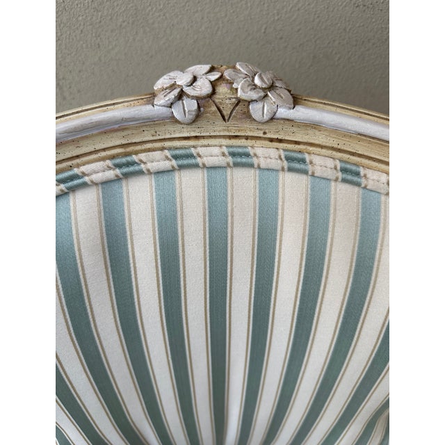 Vintage French Louis XV Style Striped Silk Bergère Chair With Matching Pillow For Sale - Image 11 of 16