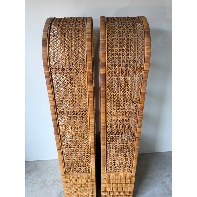 1970's Vintage Palm Beach Regency Style Arched Rattan & Glass Étagères – A Pair For Sale - Image 17 of 18