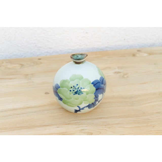 1970s Hand-Painted Green & Blue Porcelain Vase For Sale - Image 5 of 7