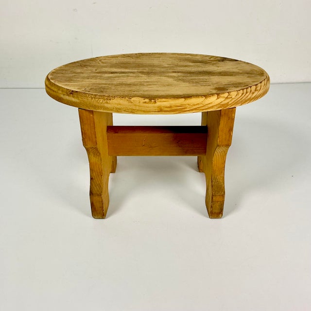 1970s Vintage Americana Folk Art Boho Chic Pine Oval Step or Footstool. For Sale - Image 9 of 10