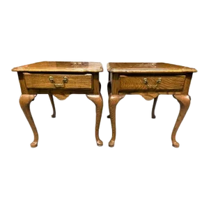 Pair of Thomasville Vintage Solid Oak Queen Anne Side Tables Late 20th Century