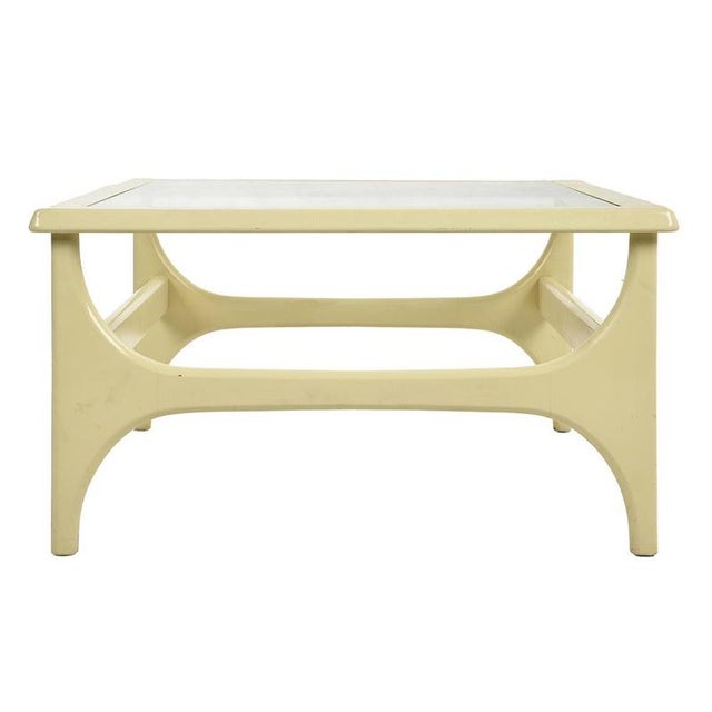 This coffee table from the 70s, brought up to date by our craftsmen, brilliantly combines retro aesthetics and...