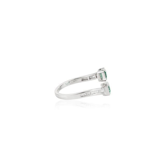 Metal Octagon Emerald Toi Et Moi Bypass Ring With Baguette Diamonds in 14k Gold Size 4 For Sale - Image 7 of 16