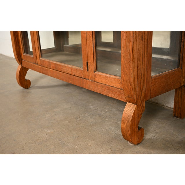 Berkey & Gay Style Antique Mission Oak Arts & Crafts Bookcase Cabinet, Circa 1910 For Sale - Image 12 of 16