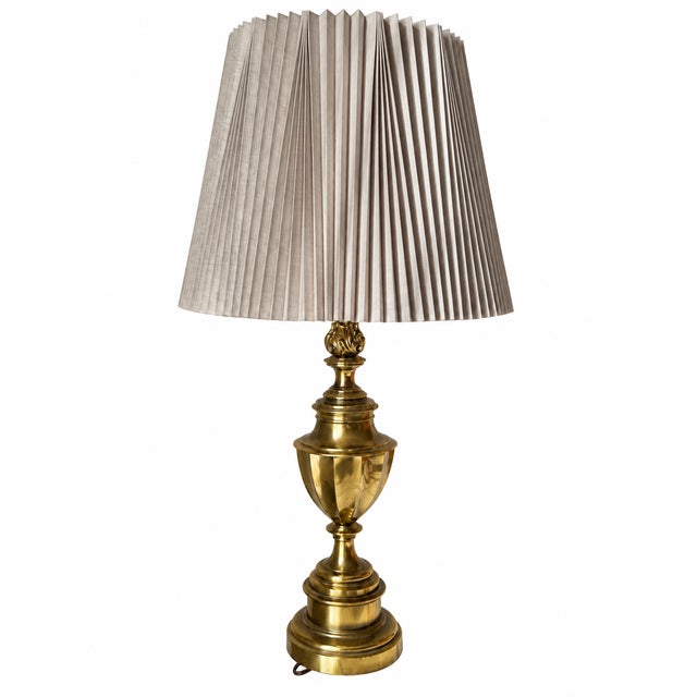 Hollywood Regency Mid 20th Century Stiffel Brass-Tone Fluted Trophy Urn Table Lamp With Pleated Shade For Sale - Image 3 of 10