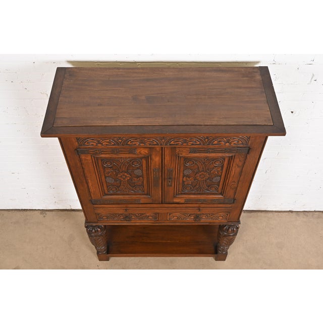 R. J. Horner Style English Jacobean Carved Oak Bar Cabinet, Circa 1900 For Sale - Image 9 of 12