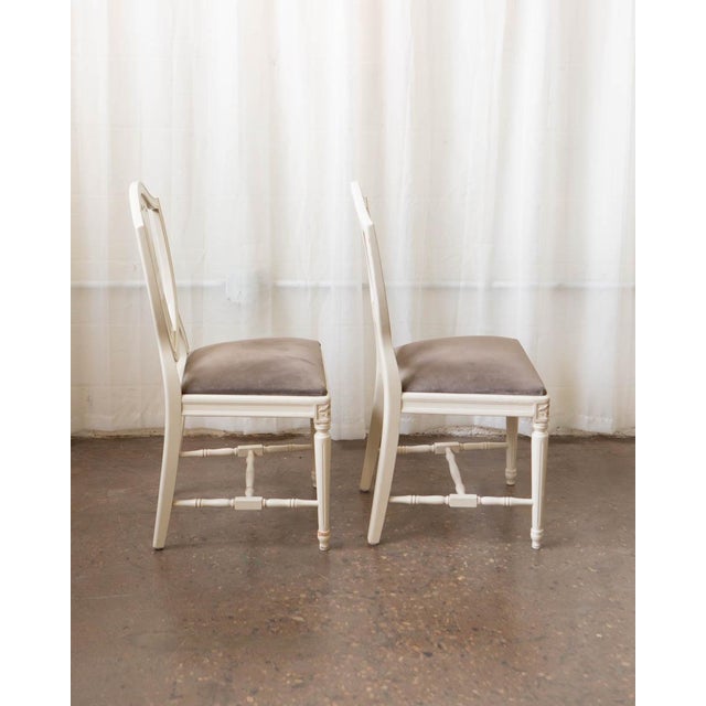 Set of Six Swedish Gustavian-Style Painted Dining Chairs, 20th Century For Sale In Columbus - Image 6 of 13