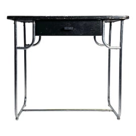 Example of KEM Weber Desks