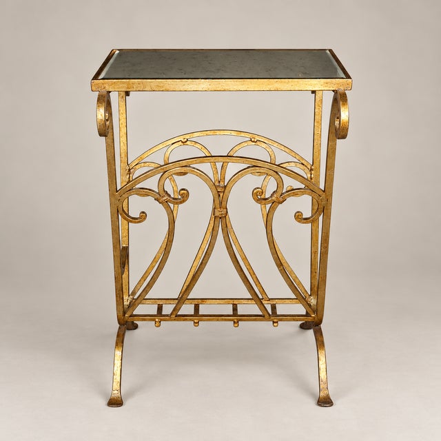 Metal Mid-20th Century Hollywood Regency Gilt Metal Magazine Side Table With Mirrored Top For Sale - Image 7 of 7