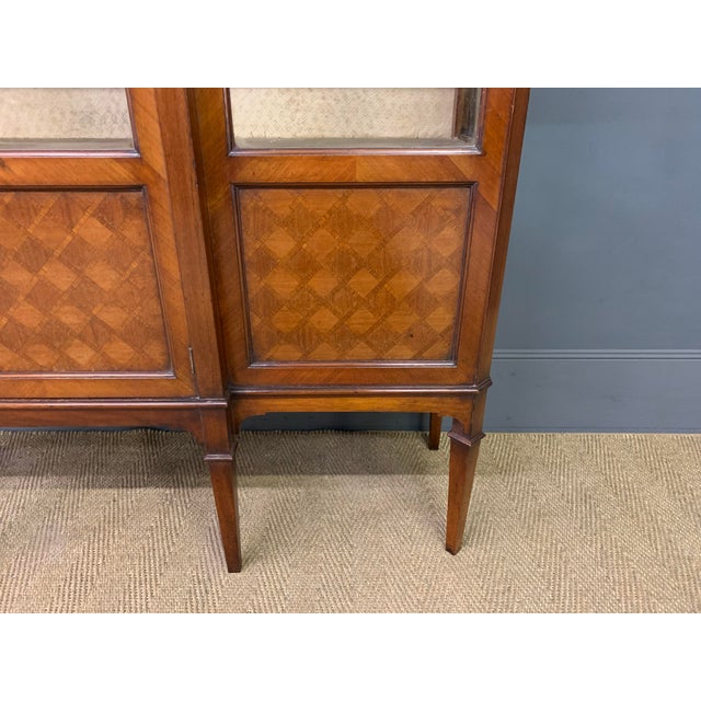 Brown Edwardian Kingwood and Walnut Display Cabinet, 1900s For Sale - Image 8 of 13