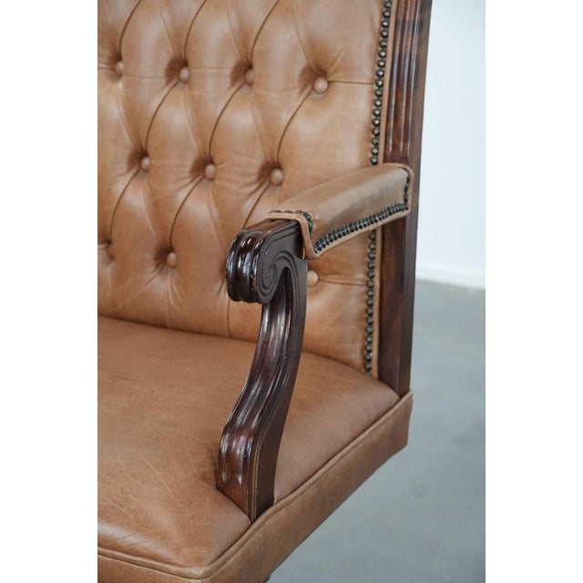 English-Style Chesterfield Swivel Office Chair in Cowhide and Wood For Sale - Image 10 of 18