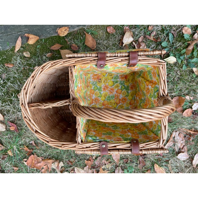 Wood Vintage Picnic Basket Wicker W/ 2 Wine Bottle Compartments For Sale - Image 7 of 12