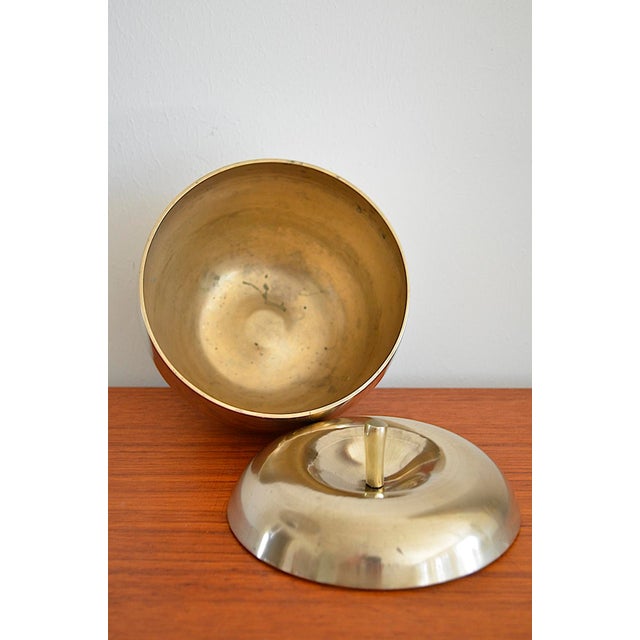 1970s Mid-Century Tin Apple Box with Lid, 1950s For Sale - Image 5 of 8